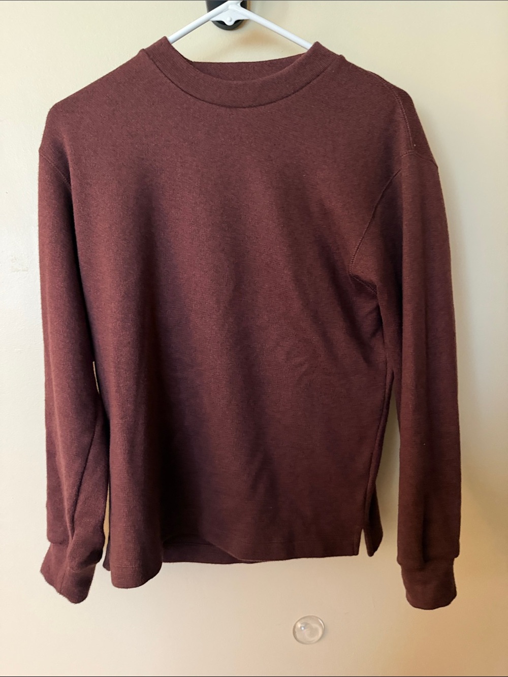 Uniqlo Men's Crewneck Sweater in Maroon
